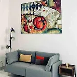 아파트 Casa Lux - Rare Find, Prime Location, Historic Gem 라팔로