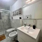 Casa Lux - Rare Find, Prime Location, Historic Gem 라팔로