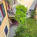 아파트 Casa Lux - Rare Find, Prime Location, Historic Gem
