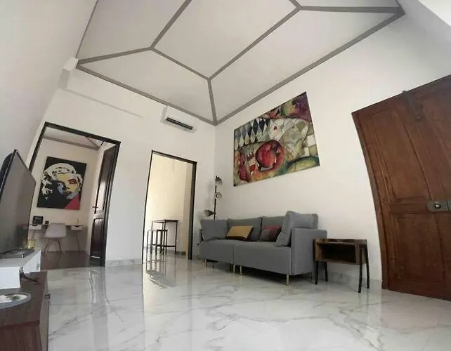 Casa Lux - Rare Find, Prime Location, Historic Gem راباللو